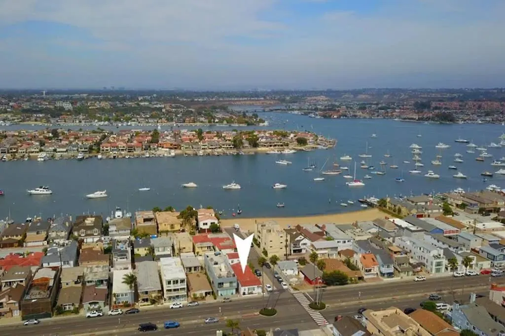 Apartment 1000#4 Modern Beach Home, Steps From Sand W/Ac! Newport Beach United States